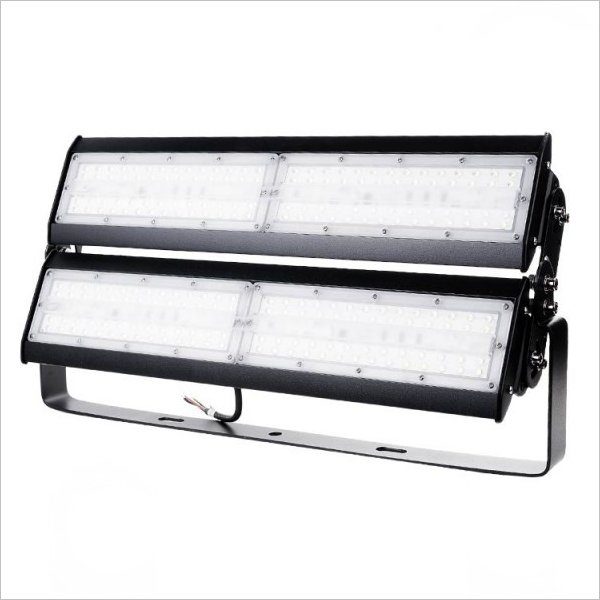 Projecteur-led-200W-grande-hauteur-industriel