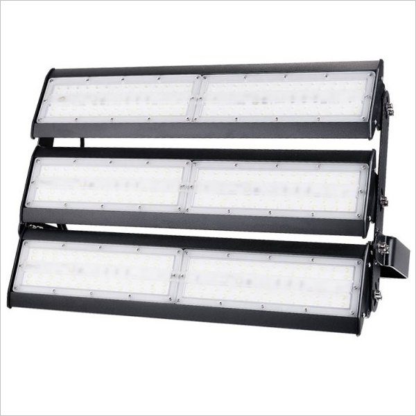 Projecteur-led-300W-grande-hauteur-industriel